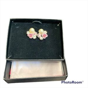 Avon Melissia pink and pearl pierced earrings NIB